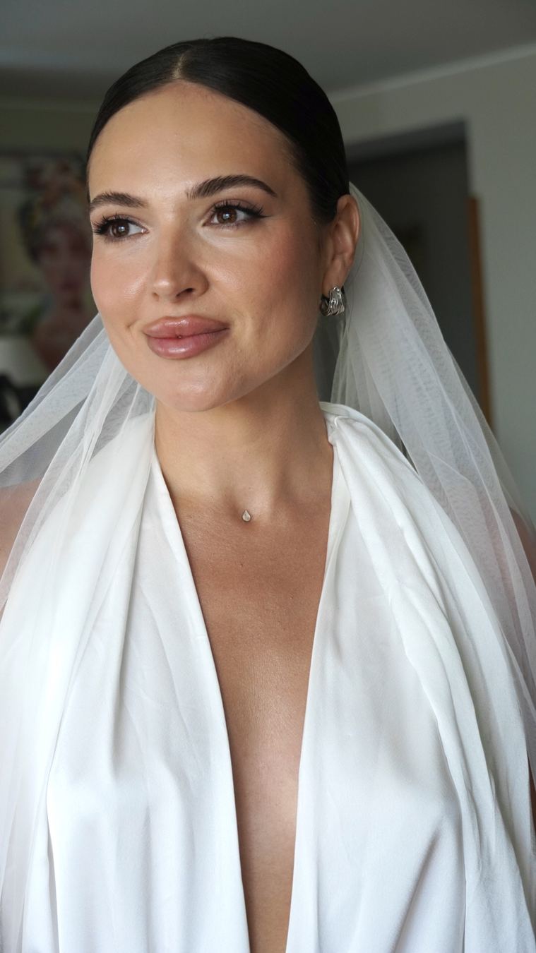 Bridal makeup with veil