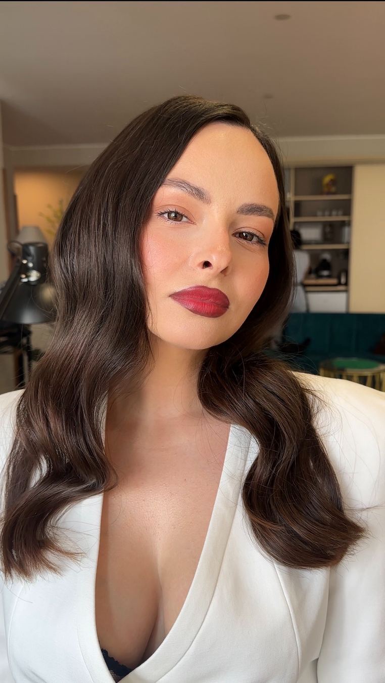 Evening glam makeup and waves